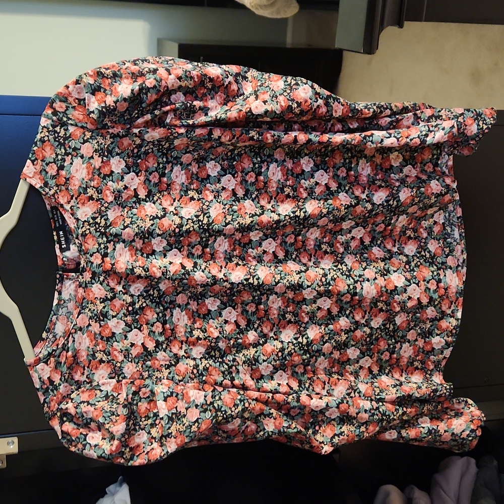 Shein Top Small S Floral